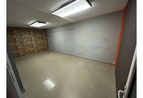 Edificio De 3 Plantas En Venta A 2 Cuadras De Cintermex