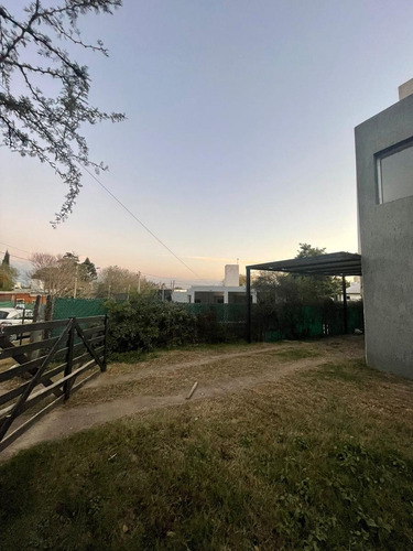 Hermoso Duplex En Villa Allende - 2 Dormitorios - Cochera Y Terreno Amplio - Barrio Español