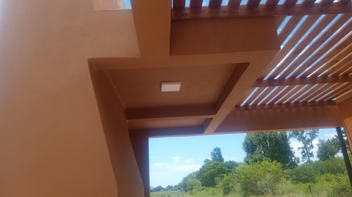 Vendo Casa (amoblada) Metros Del Rio Y Guardería De Lancha. (plano Y Escritura) 3 Meses.