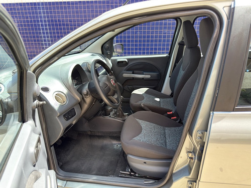 Fiat Uno Vivace 1.0 8V (Flex) 4p