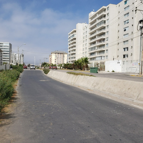 Avenida Pacifico Con Los Perales. Playa La Serena. 2.055 M2