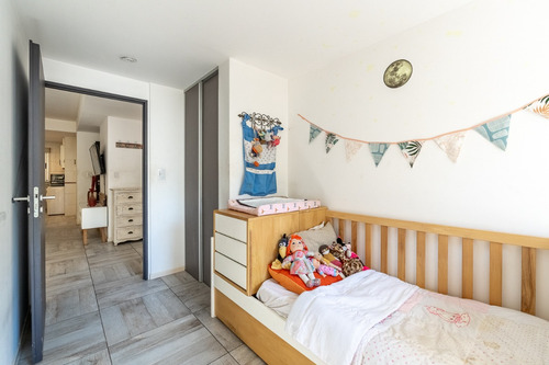 Semipiso 3 Ambientes Al Frente Con Gran Balcón, Terraza Y Pileta