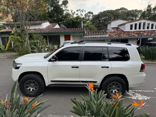 Toyota Land Cruiser Sahara Blindaje 2