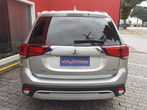 Imagem 8 de 15 de Mitsubishi Outlander 3.0 Mivec V6 Gasolina Hpe-s Awd