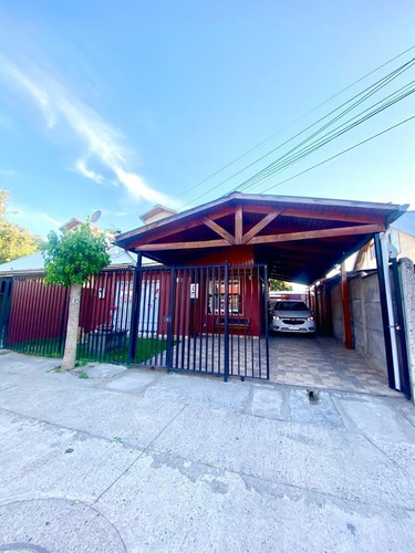 Amplia Casa De 2 Pisos, 3 Dorm. Y 2 Baños, Chillán, Venta