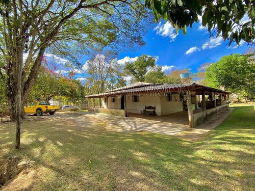 Imagem 1 de 26 de Fercal, Sobradinho Chácara Com Mais De 92 Hectares, Sendo 1.000m² De Área Útil, São 3 Quartos, Curral, Açude E Muito Mais! Estuda Permuta. - Villa129695