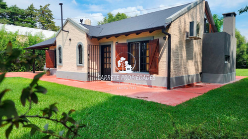 Venta Casa Quinta 2 Dormitorios Barrio Parque Las Lomadas Con Cochera