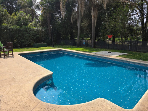 Venta St Thomas Norte 3 Plantas, Quincho, Piscina Climatizada, 390 Mts.