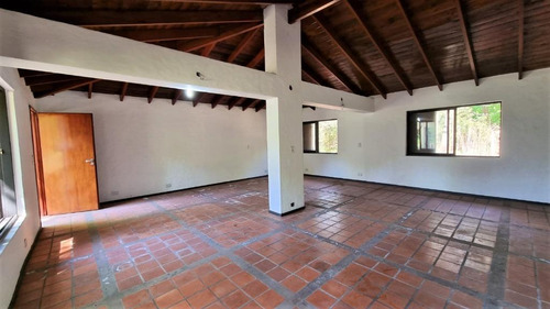 Oportunidad Retasada!! Barrio San Francisco , Calle Tchaicovsky, Parque Udaondo, Del Viso. 3 Dorm