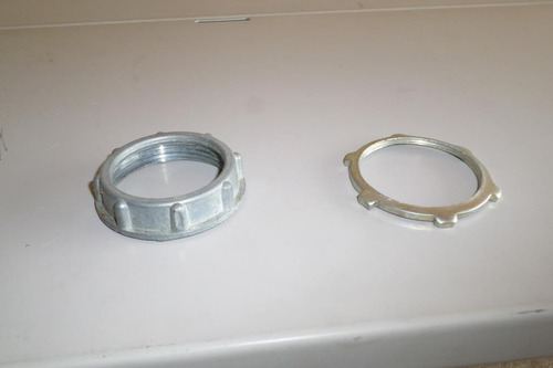 Imagen 2 de 2 de Buschings Y Tuerca Conduit Emt De 1 1/2