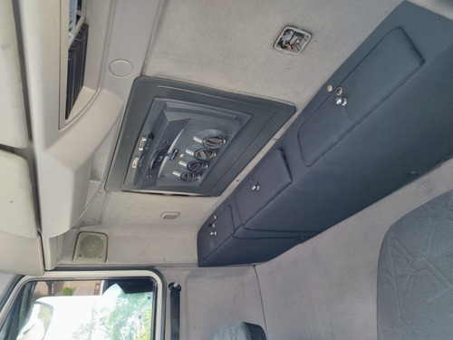 Imagem 13 de 19 de Volvo Vm 310 4x2