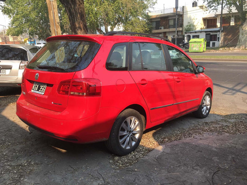 Volkswagen Suran 1.6 Highline 101cv 11c 2011