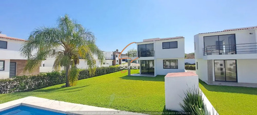 Casa En Venta En Oaxtepec Centro, Yautepec, Morelos