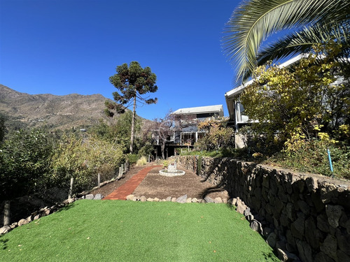 Casa En Venta De 5 Dorm. En Lo Barnechea
