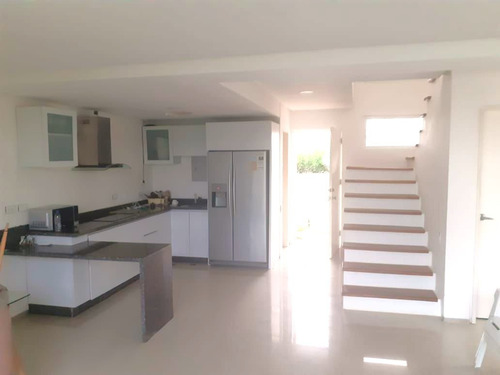 Leandro Araque Inzitu Realtors Vende Town House Puerto Morrocoy Tucacas Venezuela Inversion 195.000,00$