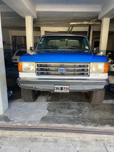 Ford F-150 V8