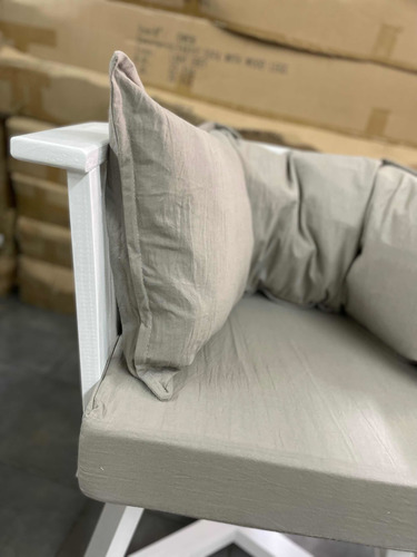 Imagen 3 de 10 de Sillon Gervasoni Blanco Con Almohadon Respaldo Y Asiento