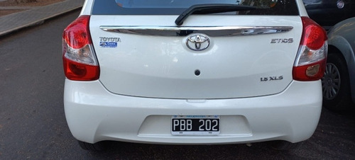 Imagen 3 de 18 de Toyota Etios 2015 1.5 Sedan Xls