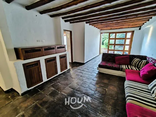 Casa En La Bajada. 5 Habitaciones, 2400 M², Id: 141852