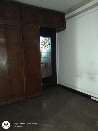 Imagen 9 de 11 de Jujuy Esq Hipòlito Irigoyen: Edificio Francés De Categoría. Living Y Comedor, Escritorio, 3 Dormitorio. Todo Externo, Apto Profesional O Vivienda