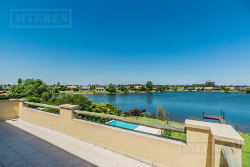 Casa En Venta Sobre Lote A La Laguna - San Agustín, Villanueva.