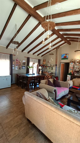 Casa En Venta De 4 Dorm. En Pucón