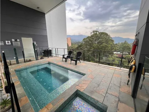 Vendo Apartamento Triplex En El Poblado, San Lucas