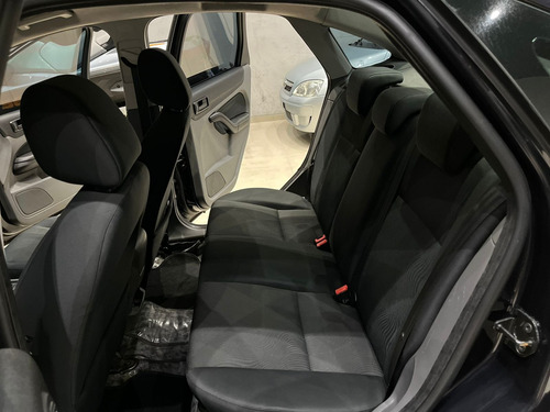 Ford Focus Sedan 1.6 Gl Flex 4p