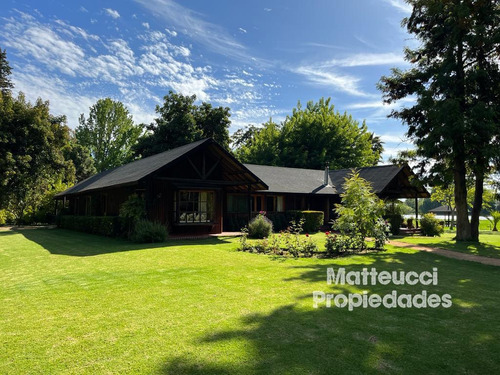 Maravillosa Casa A Orilla De Lago