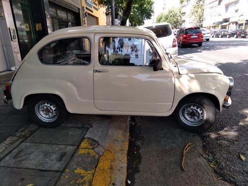 Fiat 600 / Muy Bueno /titular
