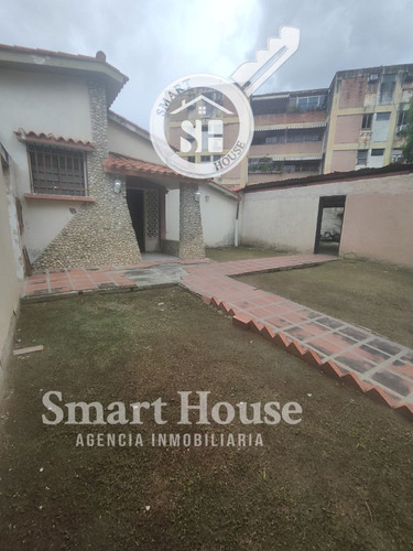 Smart House Vende Amplio Terreno Con Casa En Urbanizacion Los Caobos Vfev10m