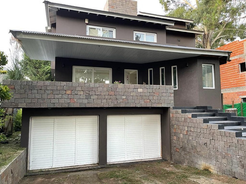 Imagen 1 de 19 de Casa 5 Amb. C/ 2 Cocheras, Quincho Y Pileta (303 M² Cub.) - Santa Teresita