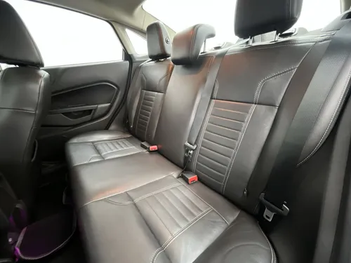 Ford Fiesta TITANIUM 1.6 AUT