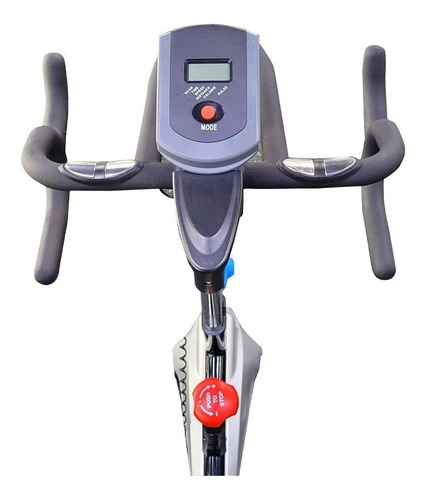 Imagen 2 de 4 de Bicicleta estática MoviFit S-MAN para spinning negra y gris