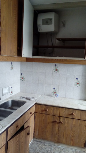 Casa 3 Dormitorios En Cordon, Con Local Comercial Contiguo.