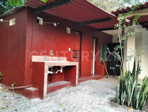 Se Renta Quinta Con Terraza En Km 1 Camino La Capacha, Colima