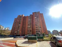 Comprar Prados Del Este, Sector Prado Humboldt !! Excelente Apartamento Piso Medio, Ubicado Detrás Del Cc Concresa, 120 M2, 3 Hab., 3 Baños, 2 Pe, Cocina Equipada, Pisos Mármol. Edif. Óptimo Mantenimiento !