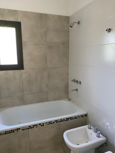 Casa En Venta De 3 Dormitorios En Villa Allende.