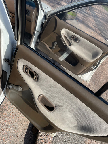 Nissan Sentra Le At