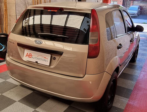 Imagen 6 de 9 de Ford Fiesta Ambiente