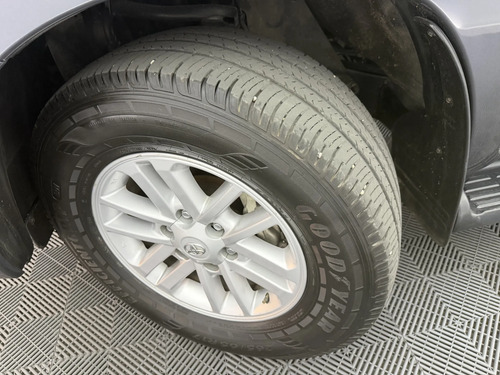 Toyota Fortuner 2.7L 4X4 At