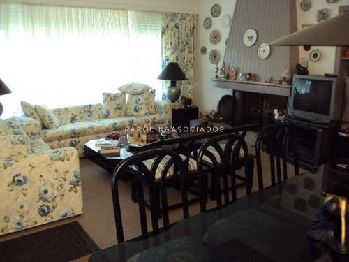 Hermosa Propiedad En Venta En Barrio Resindencial Cantegril Punta Del Este-ref:3909