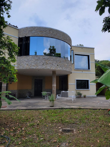 Lj. Venta Lujosa Quinta Urb. Cantarrana - Maracay Aragua