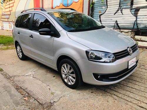 Volkswagen Suran 1.6 Highline 101cv 11c 2011
