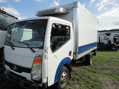 Imagen 2 de 14 de Nissan Cabstar 2009 Por Partes