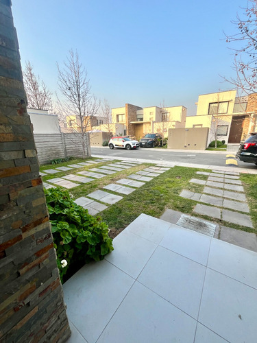 Casa Chicureo Cómoda Y Segura