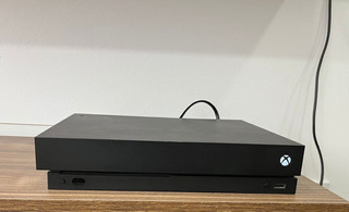 Microsoft Xbox One X 1tb Negro + 2 Controles + Carga Y Juega