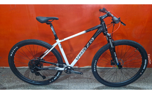 Bicicleta Venzo Stinger Mtb R29 Monoplato 10 Vel Shimano Negro/blanco S