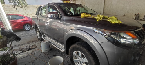Mitsubishi L200 2.4 Cabina Doble 4x2 Mt