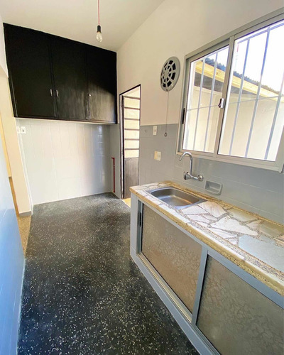 Imagen 10 de 12 de Venta Hermosa Casa En Sayago 2 Dormitorios